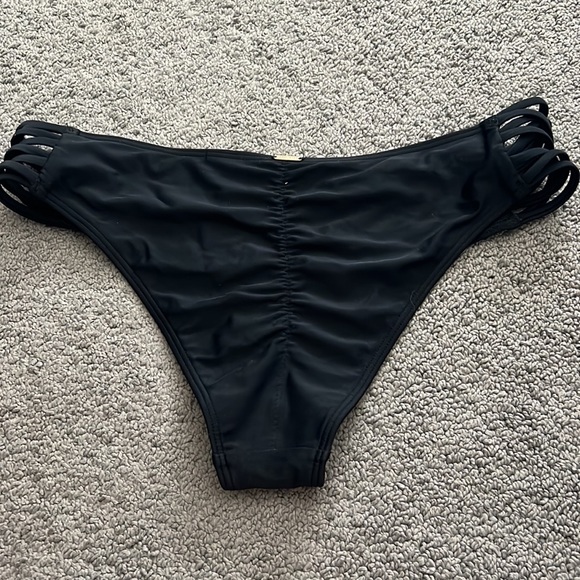 Hollister bikini bottom size medium - Picture 3 of 3